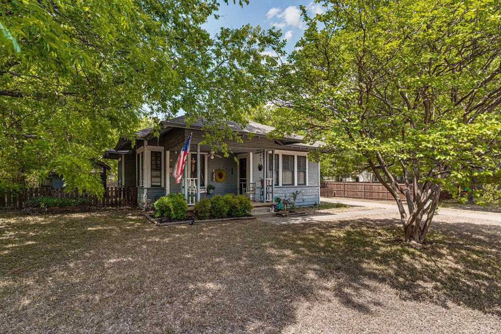 506 W Willingham St, Cleburne, TX 76033 - photo 1