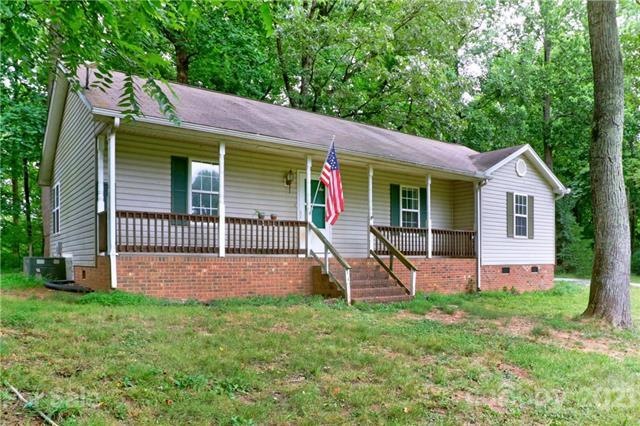 143 Deans Ranch Dr, Statesville, NC 28625 - photo 1