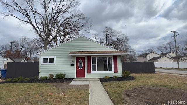 5087 Hunt St, Wayne, MI 48184 - photo 1