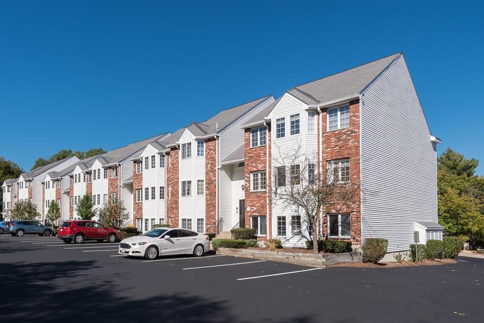 122 Tall Oaks Dr unit S, South Weymouth, MA 02190 - photo 1