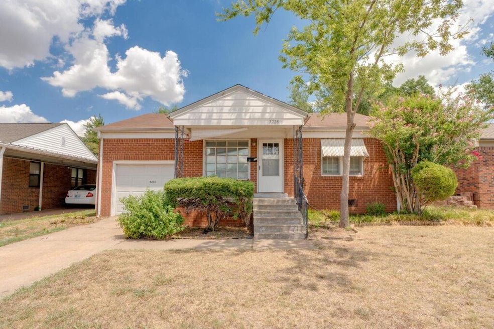 5228 N Hudson Ave, Oklahoma City, OK 73118 - photo 1