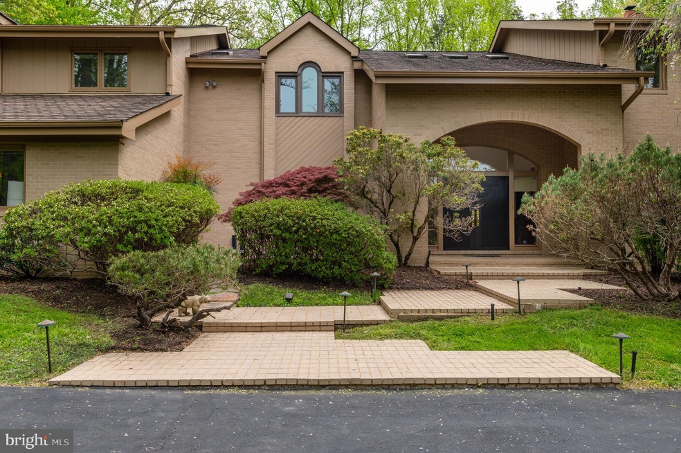 8905 Potomac Station Ln, Potomac, MD 20854 - photo 1