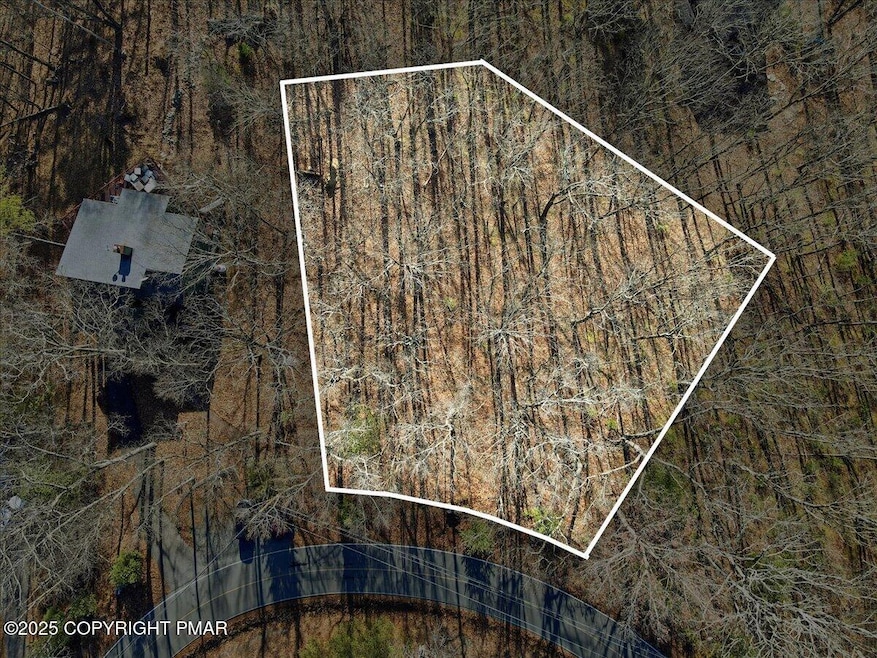 1875 Sec 4 Stafford Dr, Saw Creek, PA 18324 - photo 1