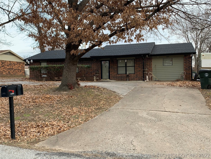 1203 N Kern Ave, Okmulgee, OK 74447 - photo 1