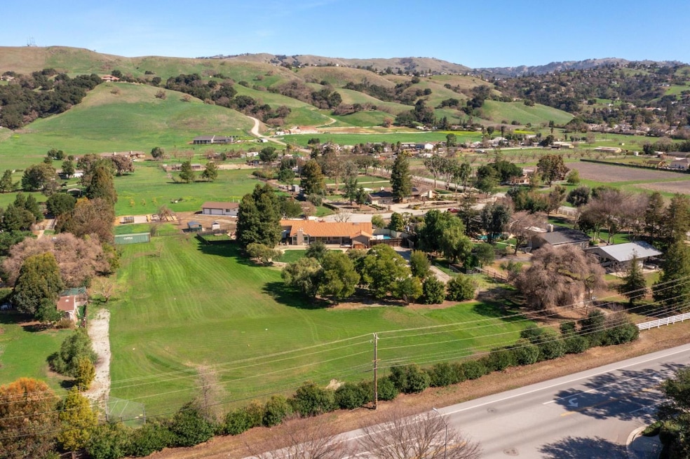 Sold $2,170,000 • Co-Listing Agent