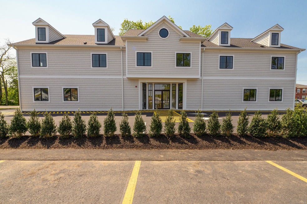 159 Boston Post Rd unit 2G, East Lyme, CT 06333 - photo 1