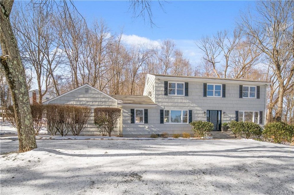 30 Woodcrest Dr, Armonk, NY 10504 - photo 1