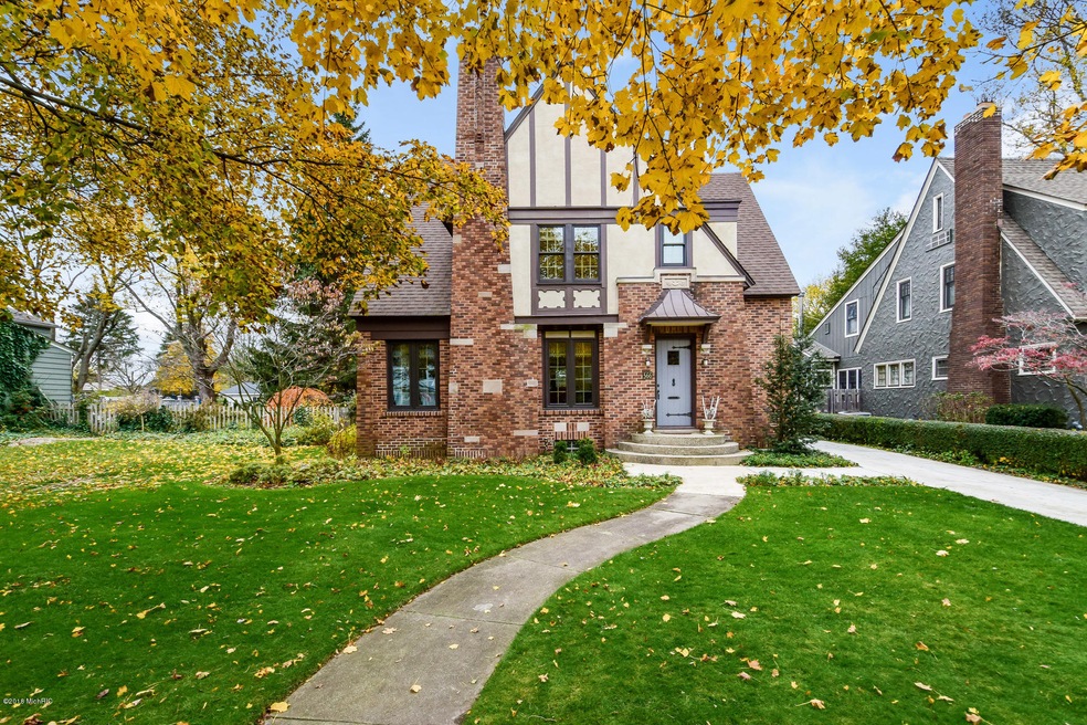 000-photo-front-view-6515290