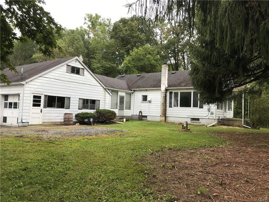 1094 Millheim Rd, Bath, PA 18014 - photo 1