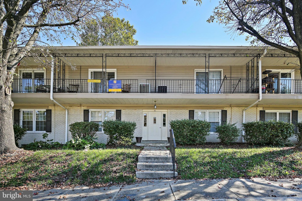 1 Center Rd unit B4, Towson, MD 21286 - photo 1