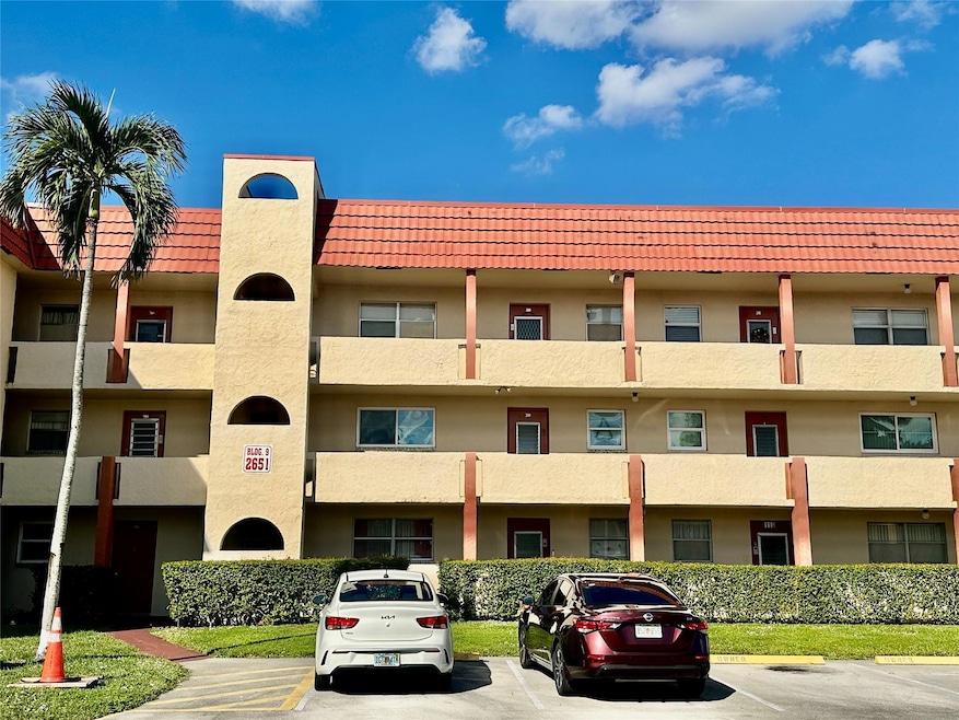 2651 Sunrise Lakes Dr E unit 308, Sunrise, FL 33322 - photo 1