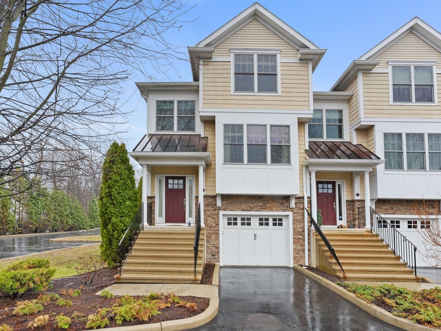 203 Bradley Ln unit 203, Westport, CT 06880 - photo 1