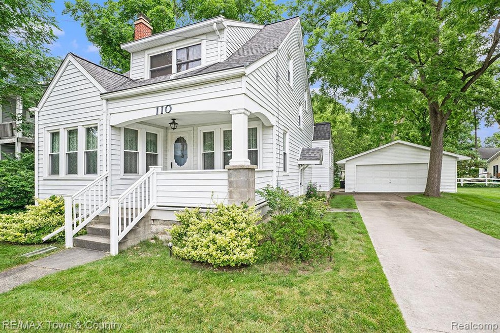 110 N Hazelton St, Flushing, MI 48433 - photo 1