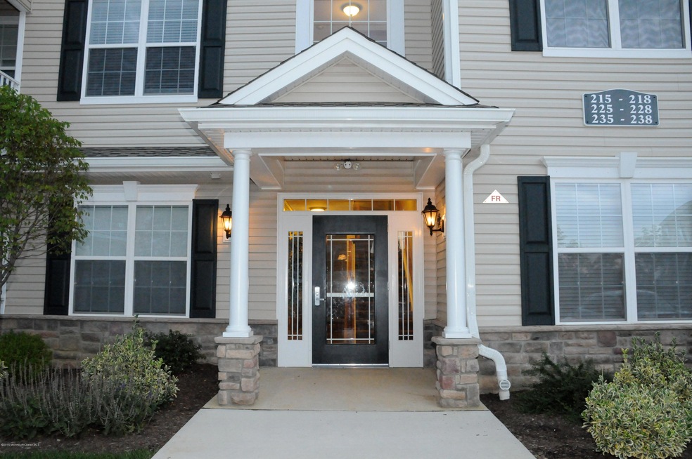 217 Mill Pond Way unit 31, Eatontown, NJ 07724 - photo 1