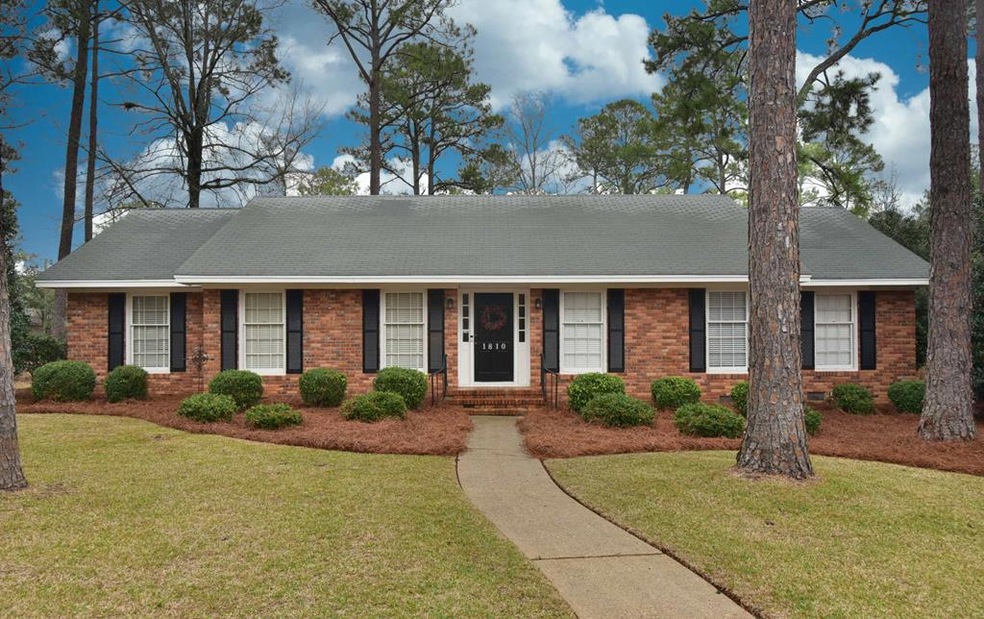 1810 Robinhood Rd, Albany, GA 31707 - photo 1