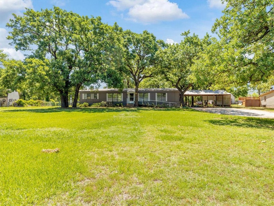 2916 Rolling Oaks Dr, Cleburne, TX 76031 - photo 1