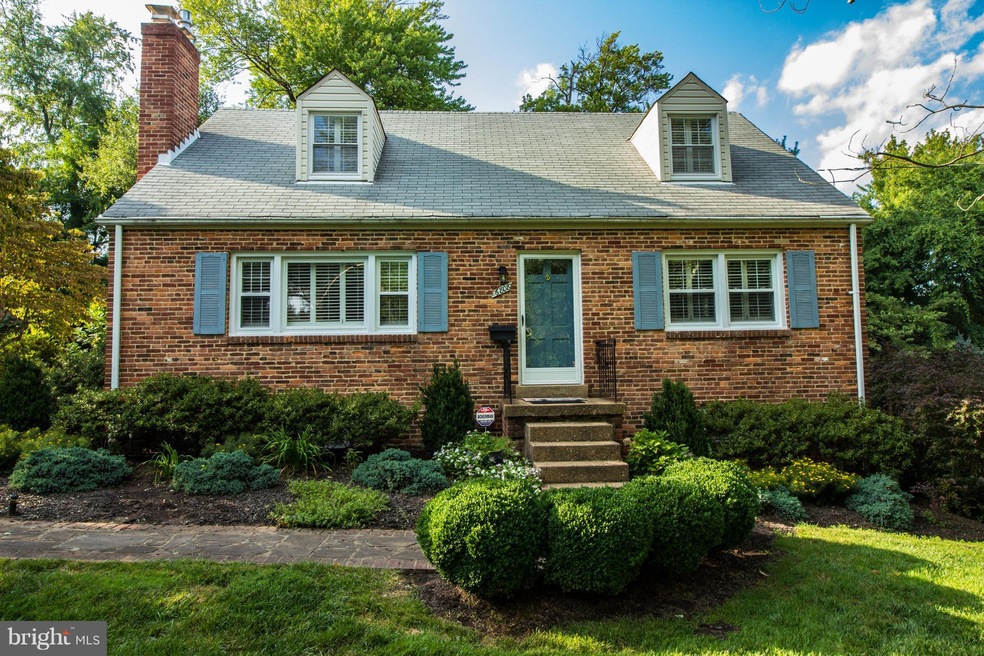 6808 Crutchfield St, Falls Church, VA 22043 - photo 1