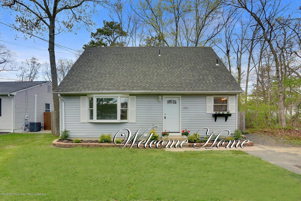 1202 Kennebec Rd Lacey-large-001-018-Fro