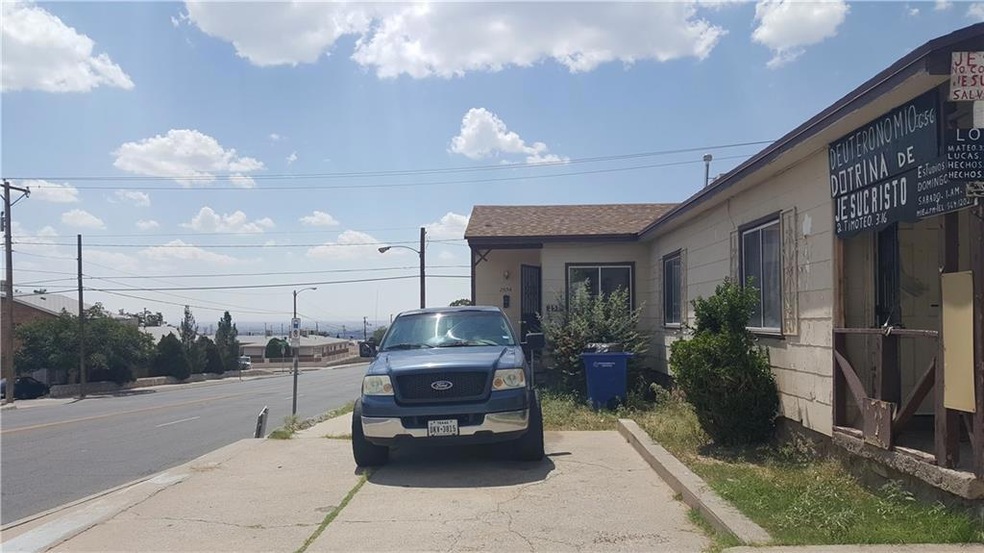 2534 Mountain Ave, El Paso, TX 79930 - photo 1