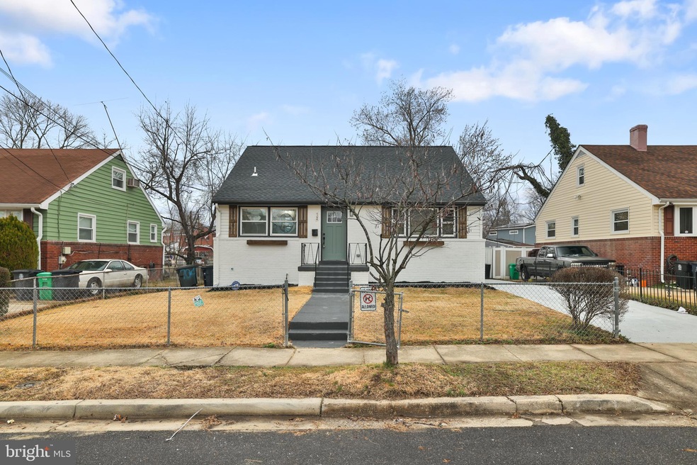 704 Maury Ave, Oxon Hill, MD 20745 - photo 1