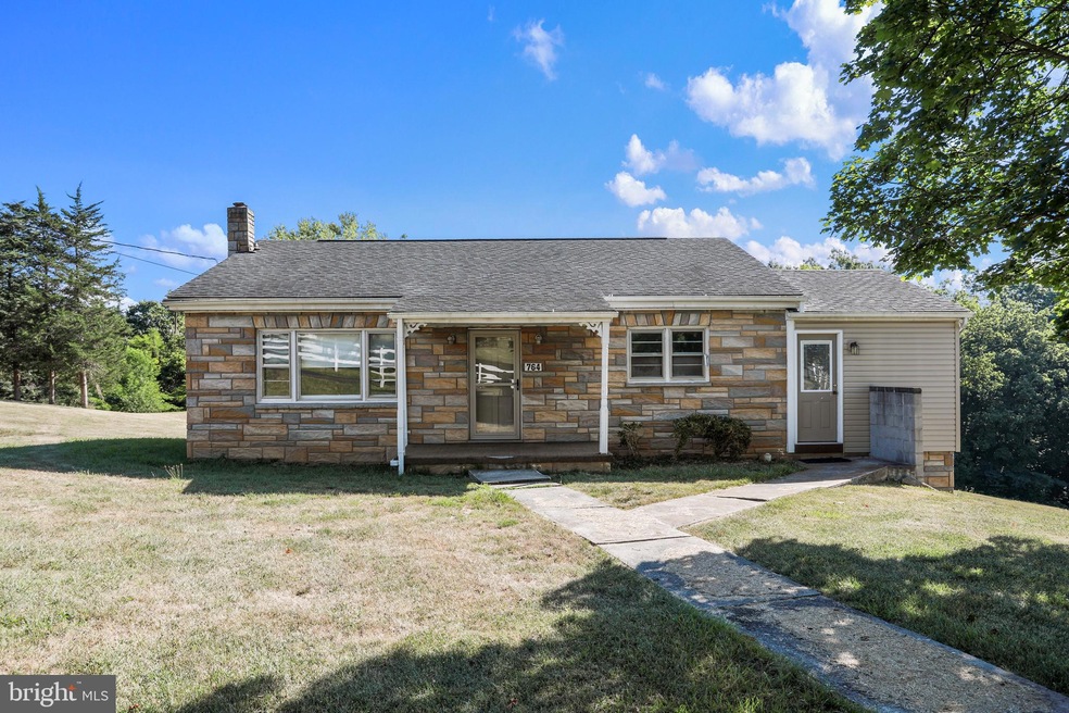 764 Ash St, Strasburg, VA 22657 - photo 1