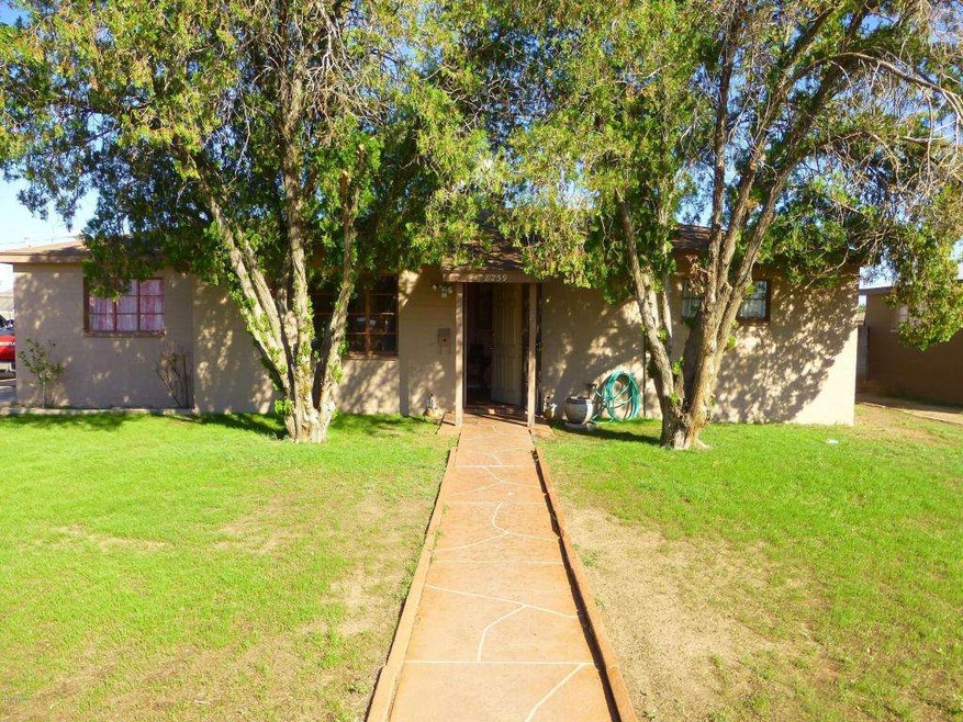 8239 N 29TH DR 2
