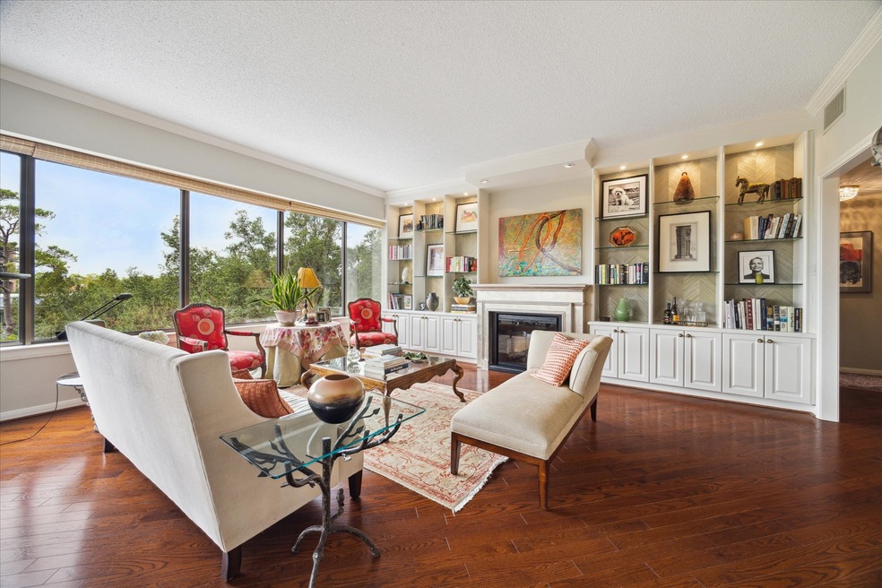 Stunning condo with tree top views at Bayou Bend T