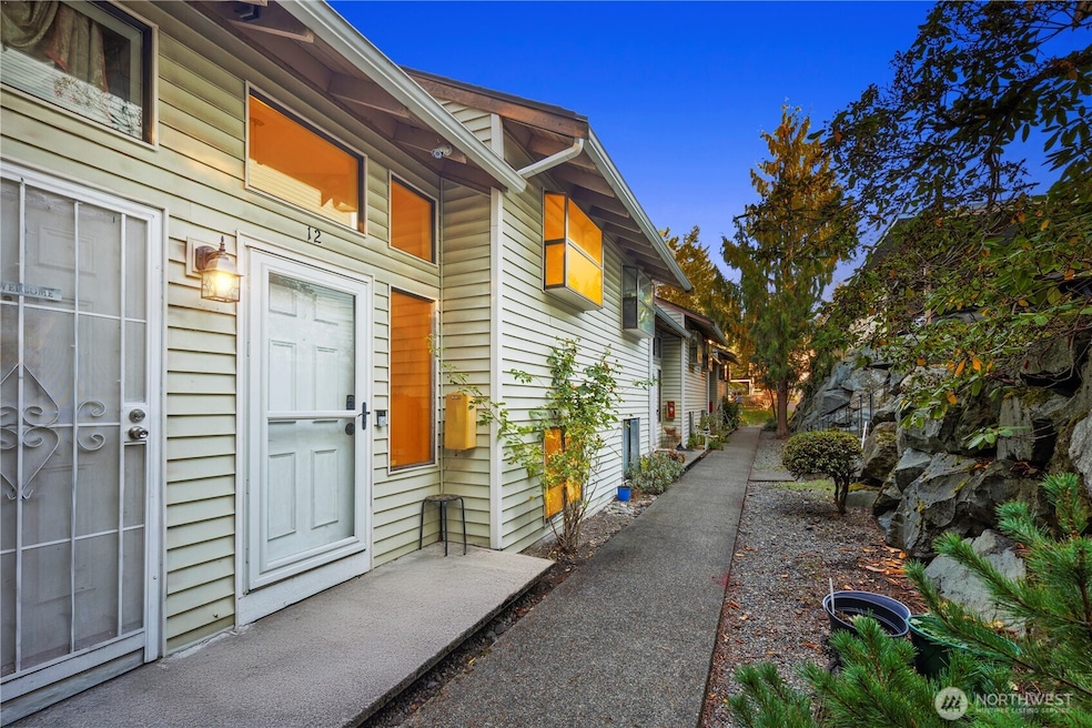 15625 42nd Ave S unit C12, Tukwila, WA 98188 - photo 1