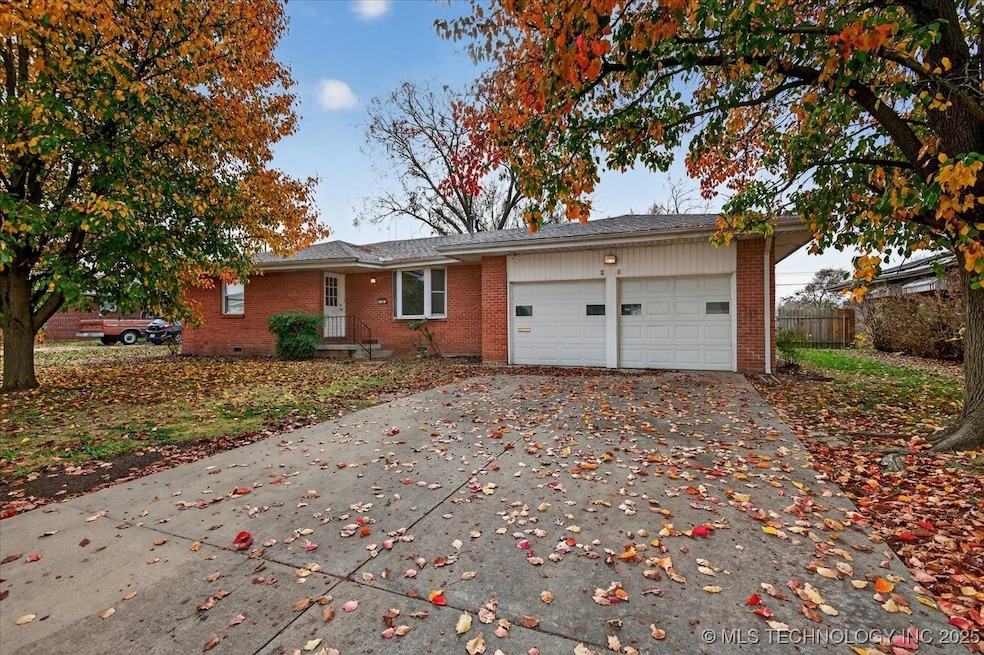 4949 Brookline Dr, Bartlesville, OK 74006 - photo 1