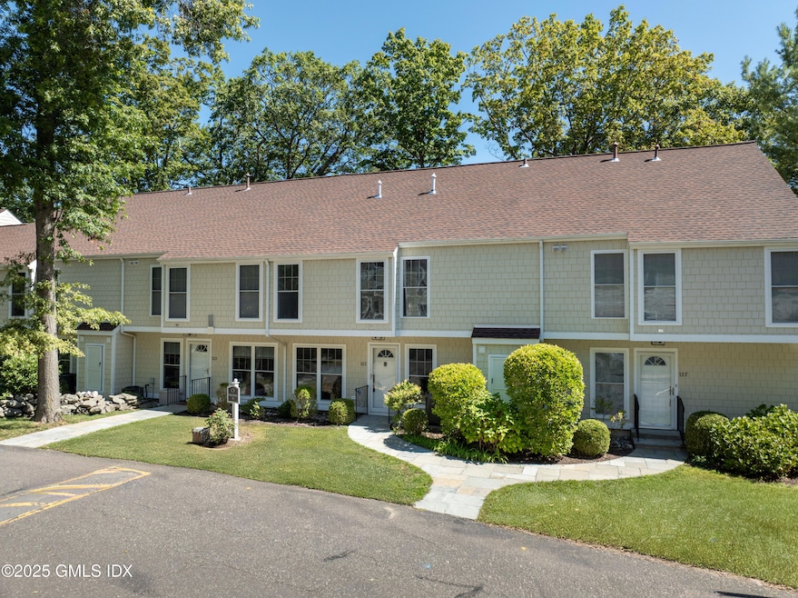 241 Weaver St unit 12E, Greenwich, CT 06831 - photo 1