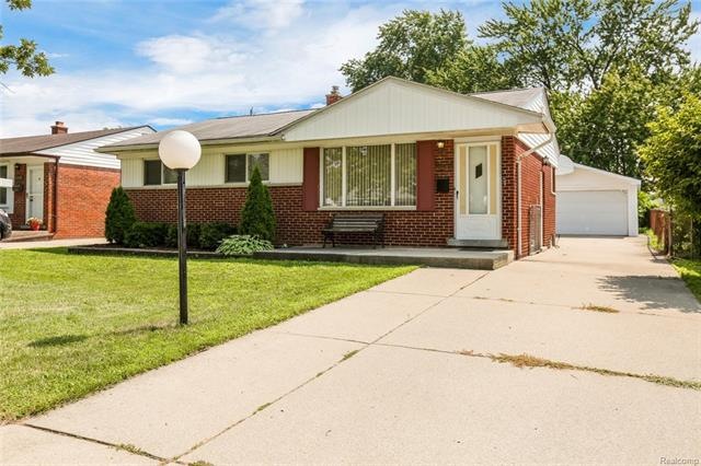 32435 Birchwood St Westland MI-large-031-23-32435 