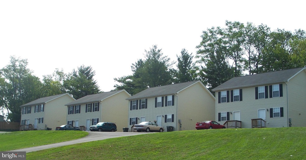 653 E Spencer St, Culpeper, VA 22701 - photo 1