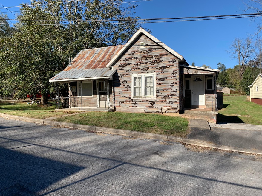 1613 Miami Dr, Johnson City, TN 37601 - photo 1