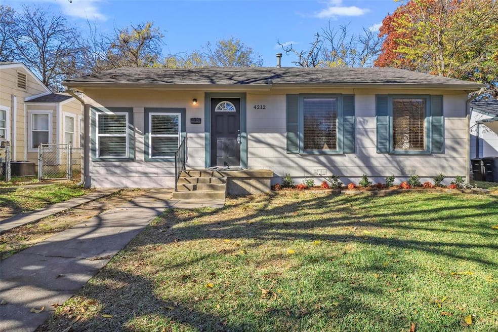 Lovely remodeled open concept home minutes from do