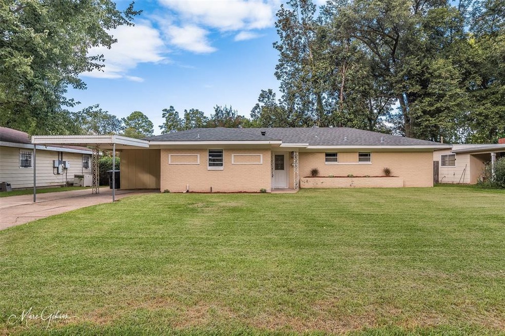 844 Audubon-Front of house