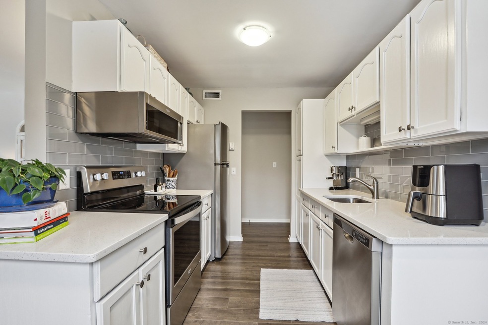 54 Heritage Village unit D, Southbury, CT 06488 - photo 1