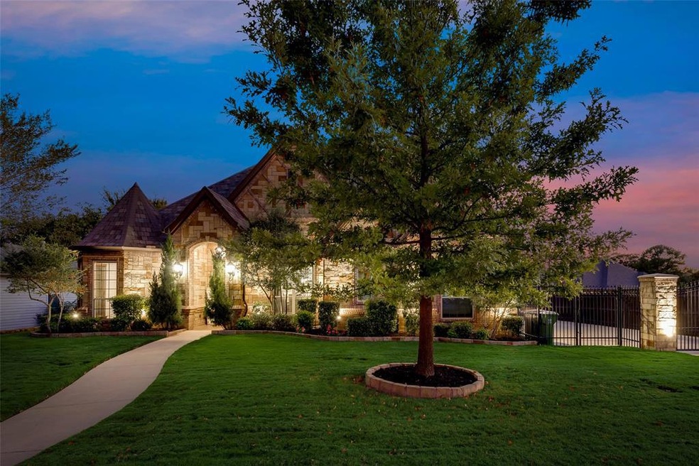 8200 Woods Ln, North Richland Hills, TX 76182 - photo 1