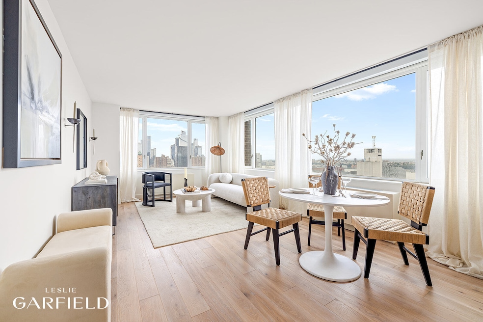 Sold $2,420,000 • Co-Listing Agent