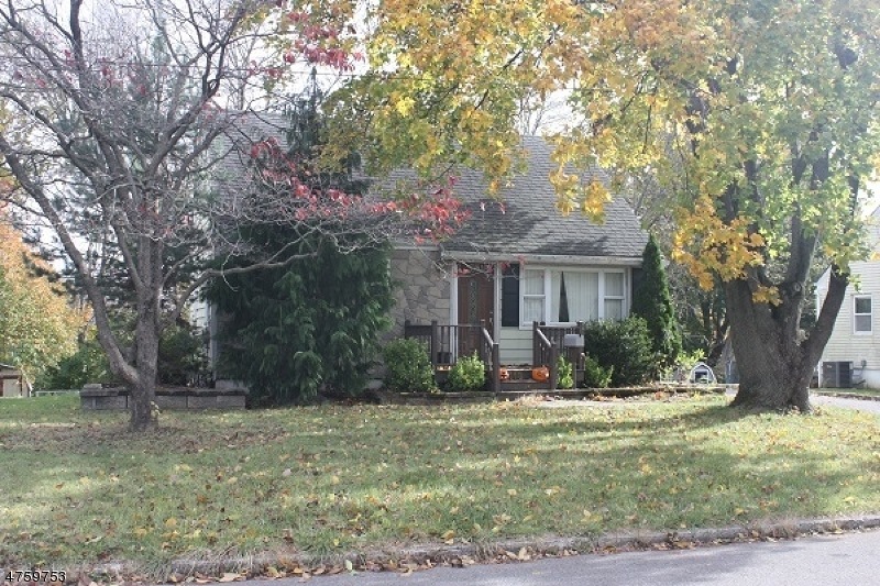 113 N Riverview Rd, Phillipsburg, NJ 08865 - photo 1