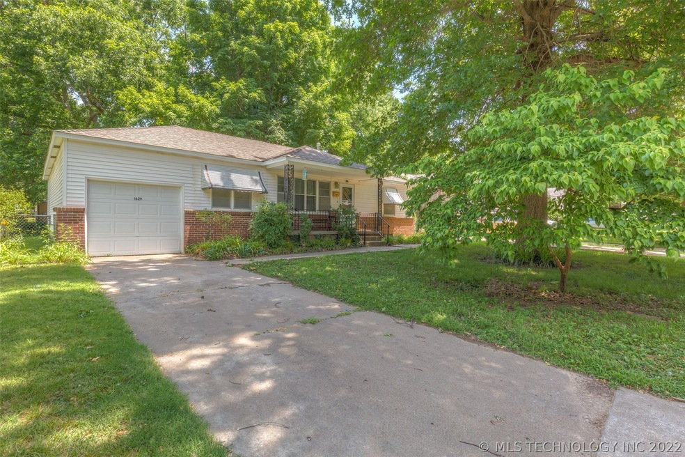 1629 S Ash Place, Broken Arrow, OK 74012 - photo 1