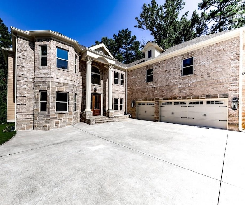 It's all about luxury with this home!