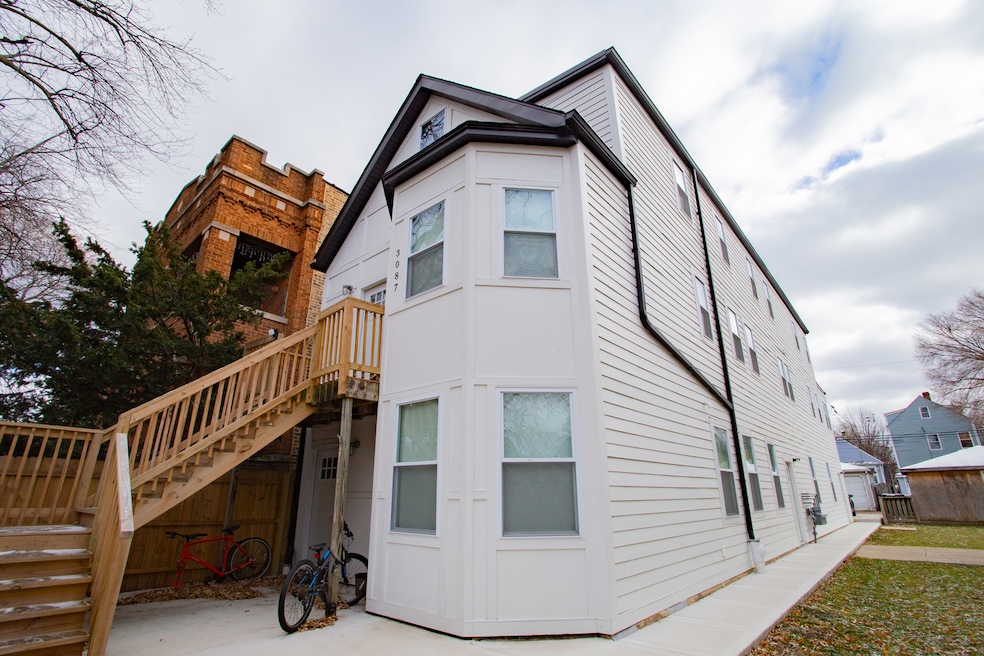 3087 N Elbridge Ave unit 2R, Chicago, IL 60618 - photo 1