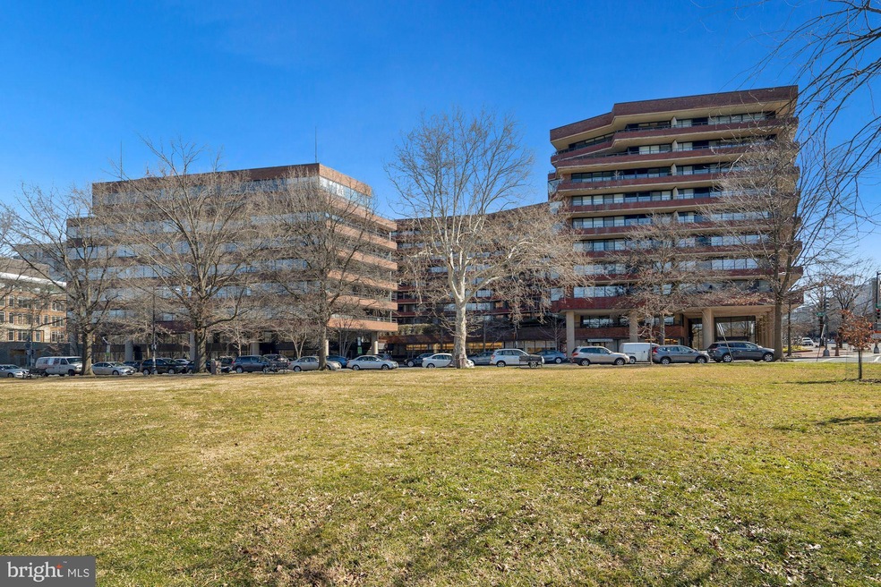 The Westbridge Condominiums unit 912, Washington, DC 20037 - photo 1