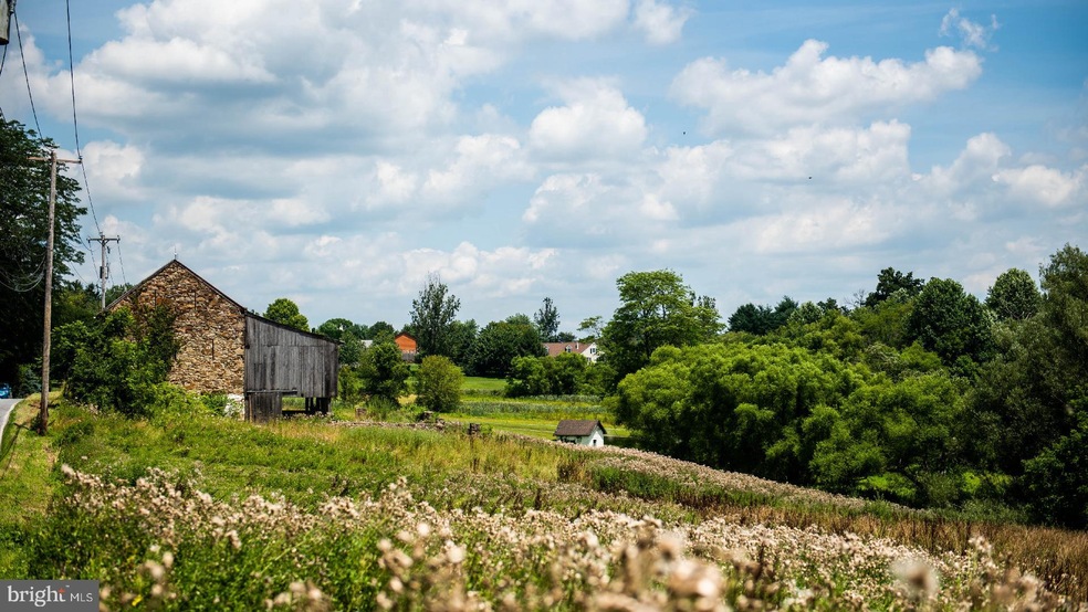 235 Lily Ln, Kennett Square, PA 19348 - photo 1