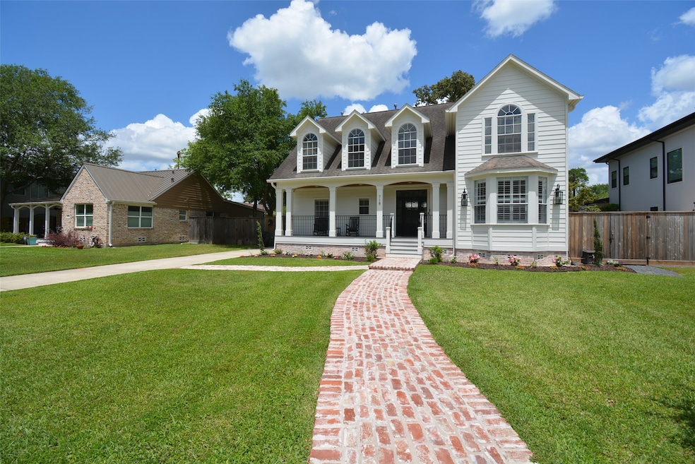 718 Sue Barnett Dr, Houston, TX 77018 - photo 1