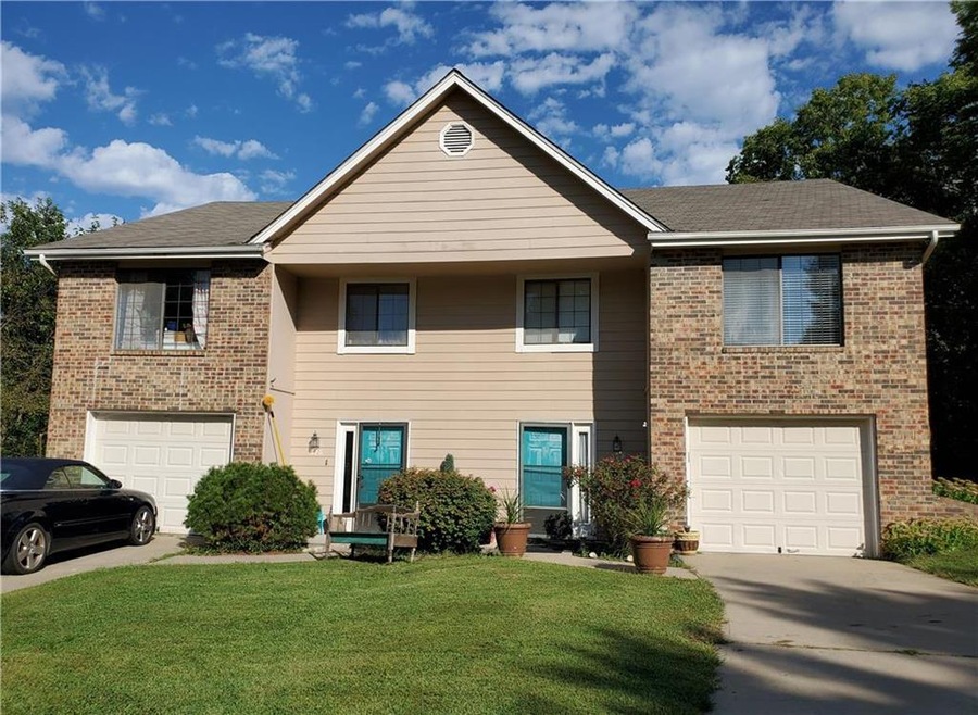 324 & 326 NW Gibson Road