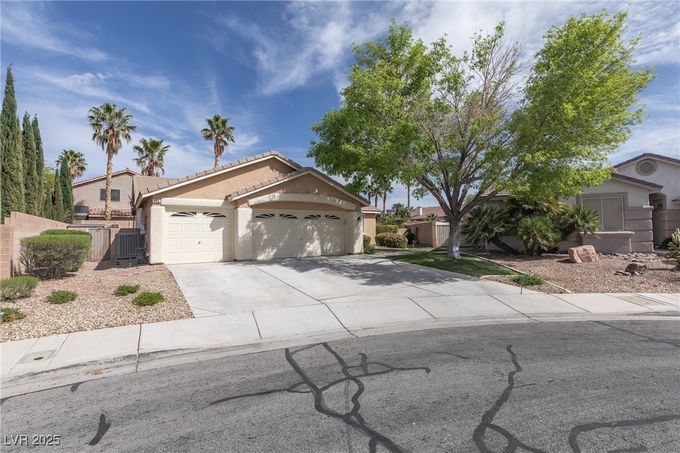 498 Grassrange Ln, Henderson, NV 89052 - photo 1