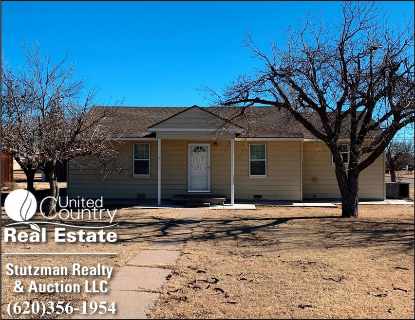 146 S Jefferson St, Hugoton, KS 67951 - photo 1