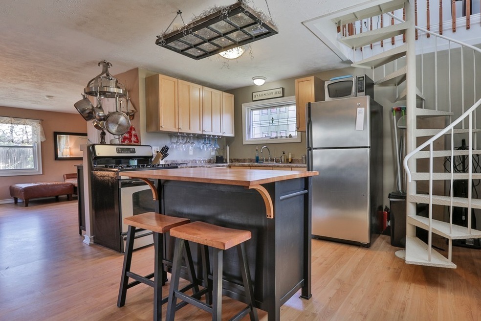 21 Overlook St, Newburyport, MA 01950 - photo 1