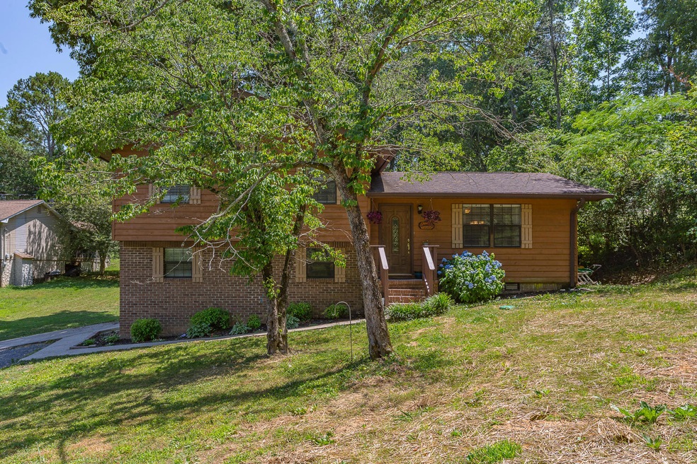 570 E Long Hollow Rd, Rock Spring, GA 30739 - photo 1